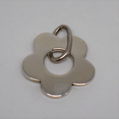 alt=\"Colgante flor plata de ley. www.santelmotienda.com\"