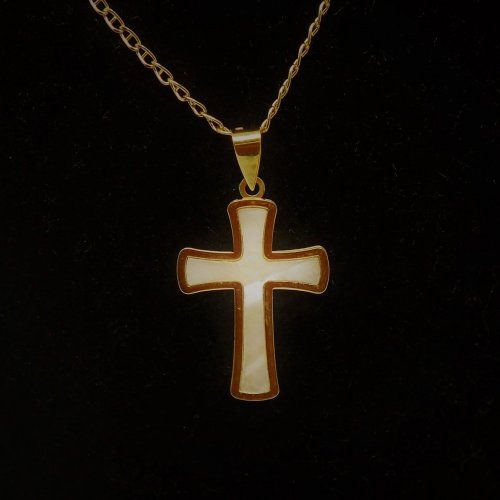 alt=\"Cruz de Oro de ley 18 K. y nacar. www.santelmotienda.com\"